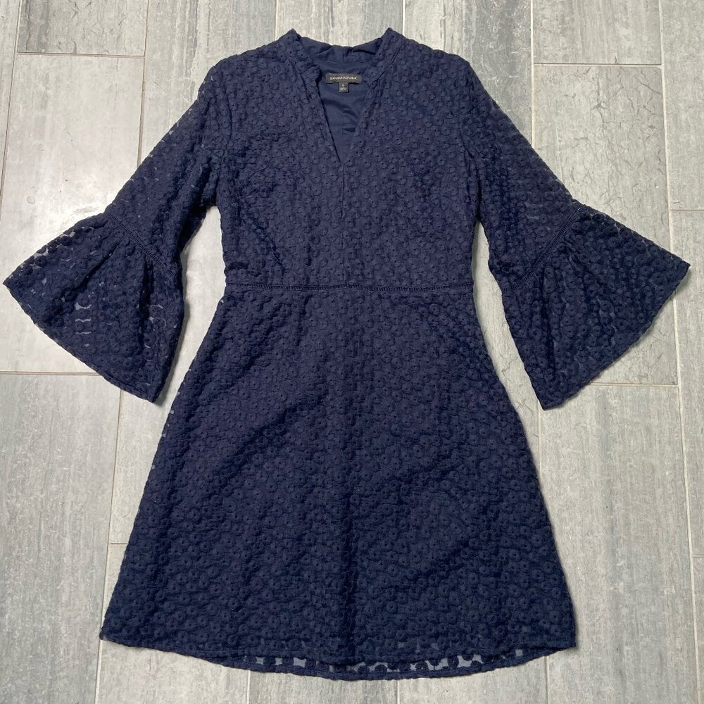 Banana Republic Floral Pinwheel Embroidered Lace Bell Sleeve Dress Navy Size 6